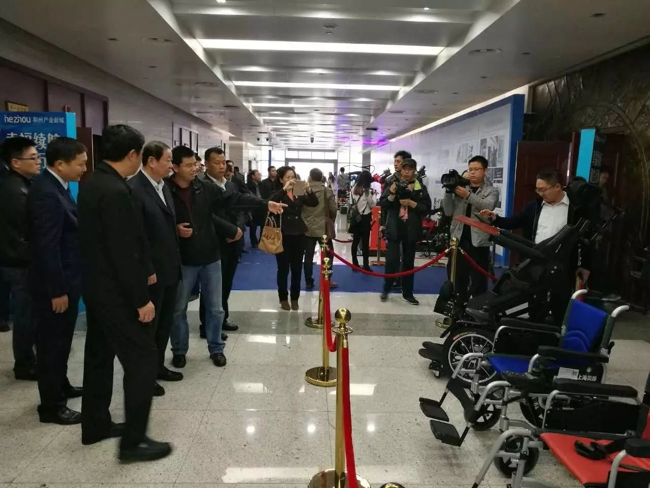 Rehabilitation Training Equipment Walking Aid Elderly Stroke Hemiplegia Walker For Disable